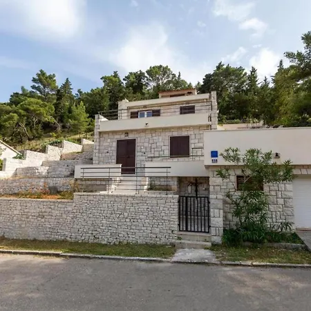 Nyaraló White Stone House *