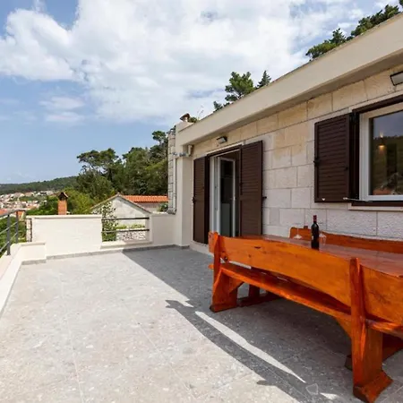 White Stone House * Pučišća