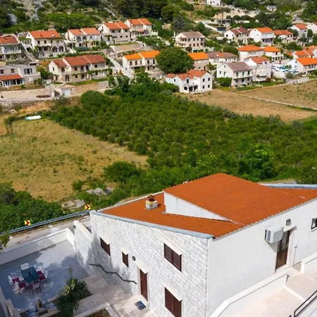 White Stone House Pučišća